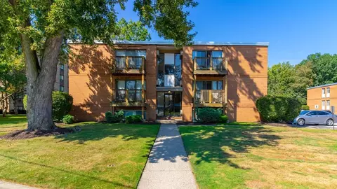 4102 Valley Rd, Cleveland, OH 44109