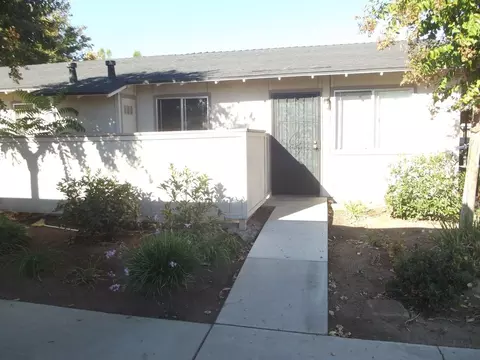 139 Santa Ana Ave, Clovis, CA 93612 photo 2