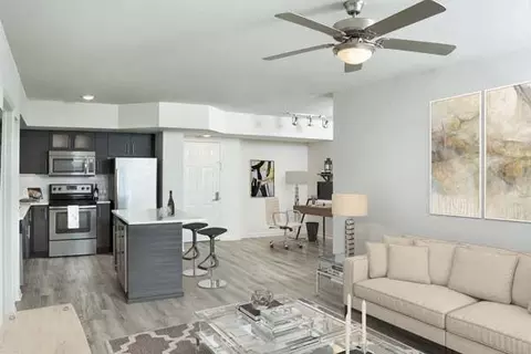 501 SE 2nd St, Fort Lauderdale, FL 33301 photo 3