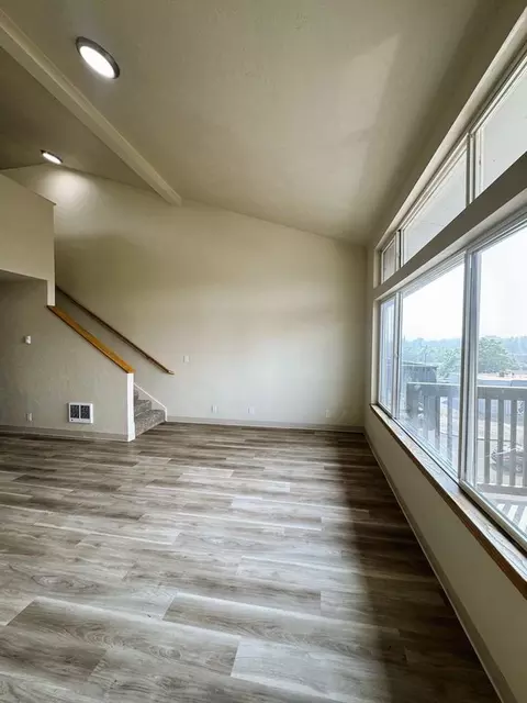 88 Lincoln St, Eugene, OR 97401 photo 2