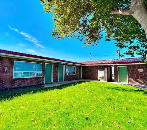 1740 N 5th Ave, Pasco, WA 99301