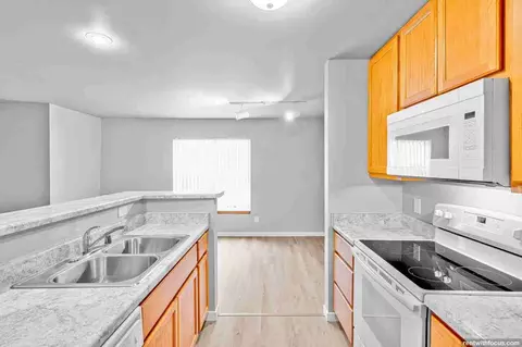 1418 Wayridge Dr, Madison, WI 53704