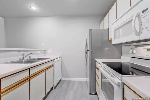 1418 Wayridge Dr, Madison, WI 53704