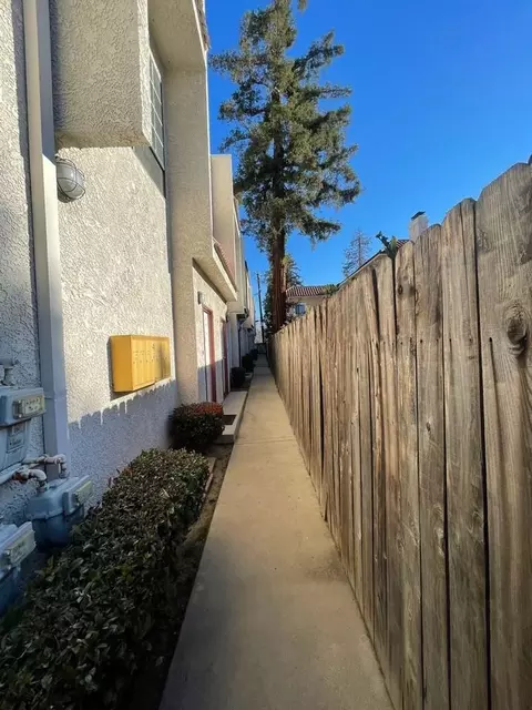 1122 N Stoneman Ave, Alhambra, CA 91801