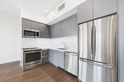 6630 W Sunset Blvd, Los Angeles, CA 90028