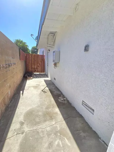 44221 4th St E, Lancaster, CA 93535