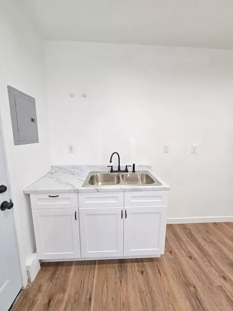 44221 4th St E, Lancaster, CA 93535 photo 5