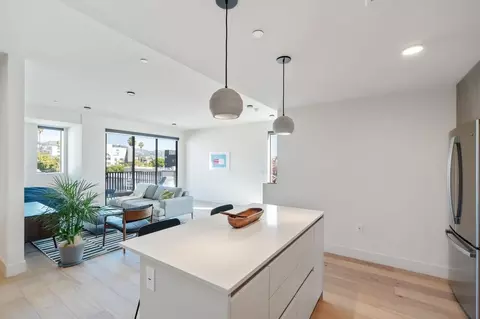 5750 Lexington Ave, Los Angeles, CA 90038