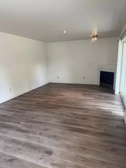 1014 37th St SE, Auburn, WA 98002