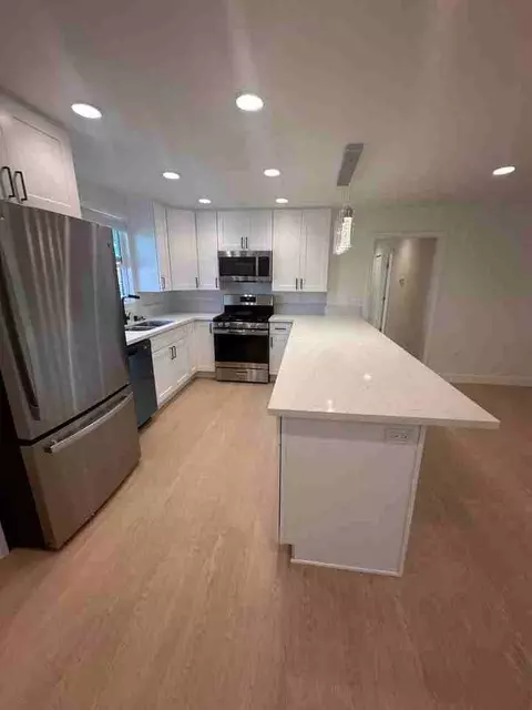 4920 63rd St, San Diego, CA 92115