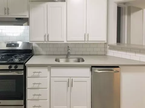 5045 N Damen Ave, Chicago, IL 60625