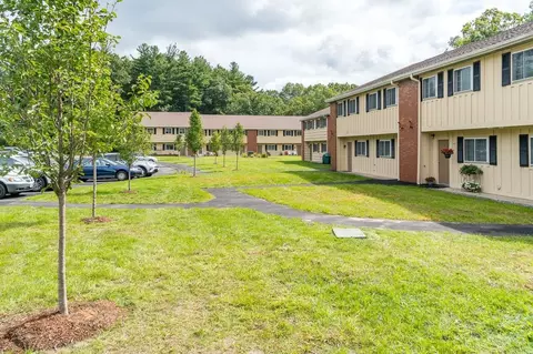 35 Townhouse Rd, Manchester, NH 03103