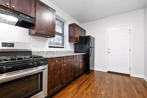 7525 S Kingston Ave, Chicago, IL 60649