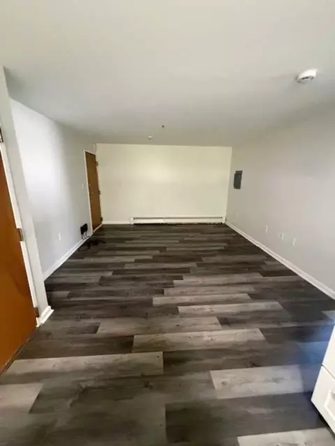 61 Park Ave W, Lowell, MA 01852