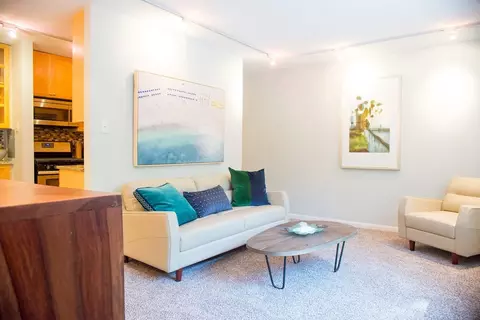 5525 N Winthrop Ave, Chicago, IL 60640 photo 6