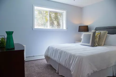 5525 N Winthrop Ave, Chicago, IL 60640 photo 8