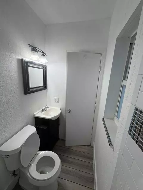 1145 NW 3rd St, Miami, FL 33128 photo 4
