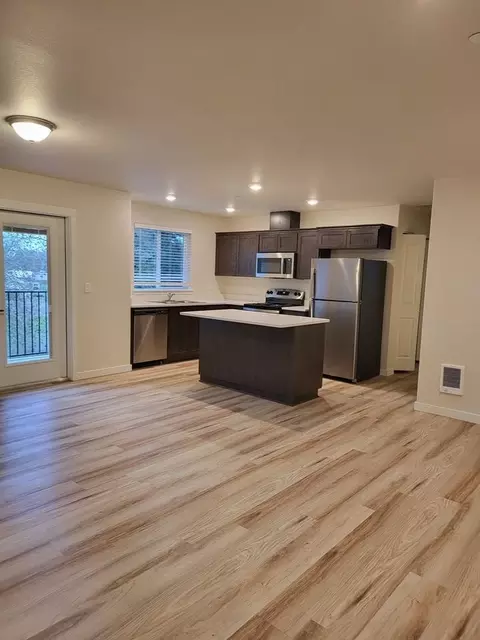 972 N 2nd St, Jefferson, OR 97352