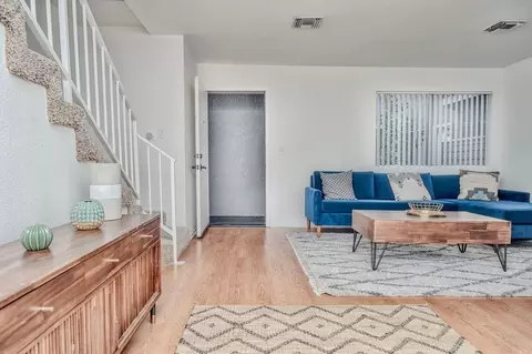 15111 Burbank Blvd, Los Angeles, CA 91411