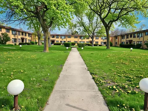 2420 W 183rd St, Homewood, IL 60430