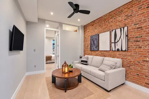 120 Christopher St, New York, NY 10014