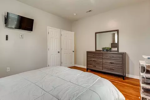 120 Kingston St, Boston, MA 02111