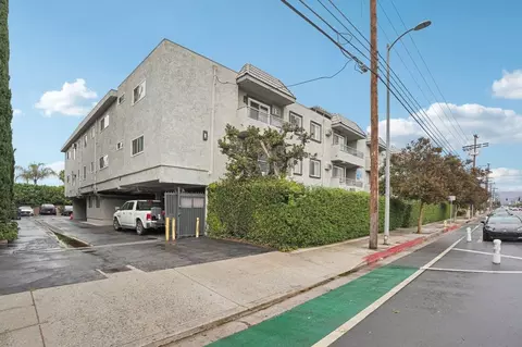 8155 Reseda Blvd, Los Angeles, CA 91335