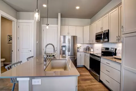 831 Mangold Ln, Fort Collins, CO 80524
