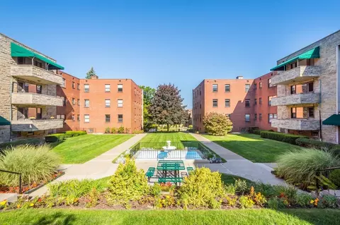 15232 Royal Dr, West Mifflin, PA 15122