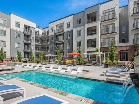 8045 Metcalf Ave, Overland Park, KS 66204