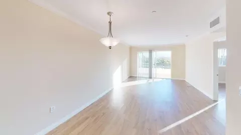7925 Ventura Canyon Ave, Los Angeles, CA 91402