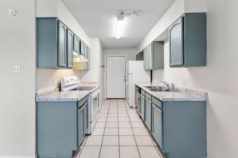 1629 Gordon St, San Marcos, TX 78666