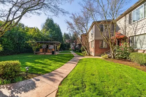 295 3rd St, Lake Oswego, OR 97034