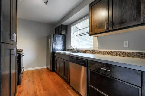 295 3rd St, Lake Oswego, OR 97034