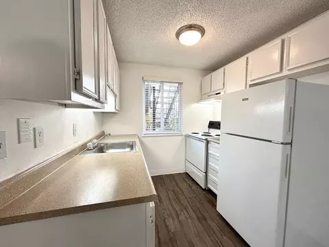 14095 SW Walker Rd, Cedar Hills, OR 97005