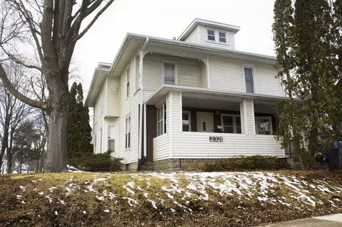 2321 Iowa St, Cedar Falls, IA 50613