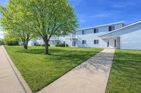 621 Amy Dr, Holmen, WI 54636