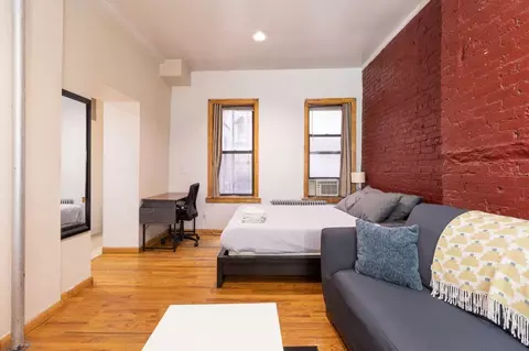 200 E 11th St, New York, NY 10003