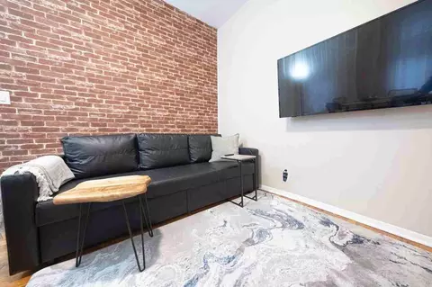 200 E 11th St, New York, NY 10003