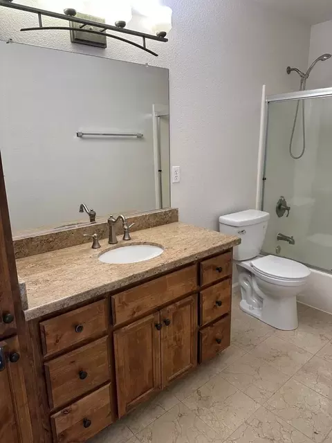 502 N Mercey Springs Rd, Los Banos, CA 93635