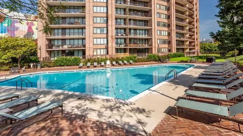 1801 Crystal Dr, Arlington, VA 22202