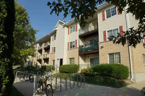 2802 Dryden Dr, Madison, WI 53704