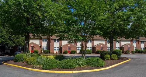 312 Overlook Ct, Virginia Beach, VA 23454