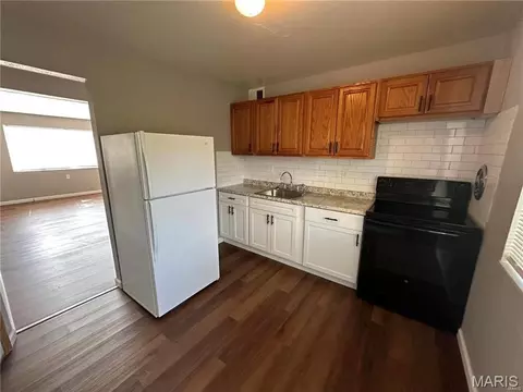 13 Bruce Dr, Florissant, MO 63031