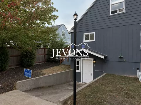 630 N Skyline Dr, Tacoma, WA 98406
