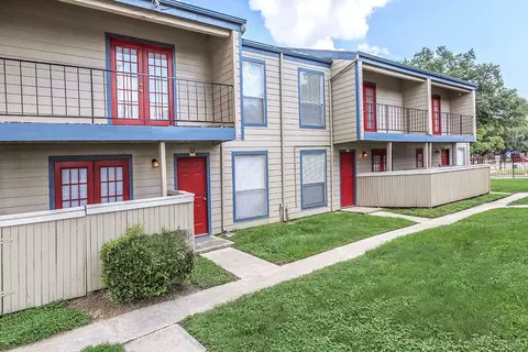 505 Wells Fargo Dr, Houston, TX 77090