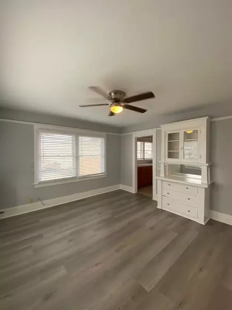 427 Chestnut Ave, Long Beach, CA 90802 photo 3