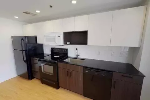 3560 Broadway Blvd, Kansas City, MO 64111
