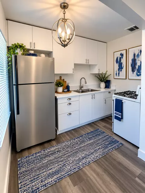 1464 Gardenia Ave, Long Beach, CA 90813