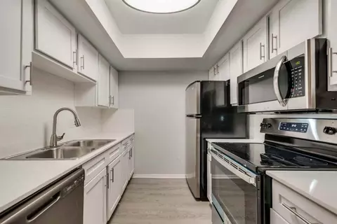 8900 Park Ln, Dallas, TX 75231